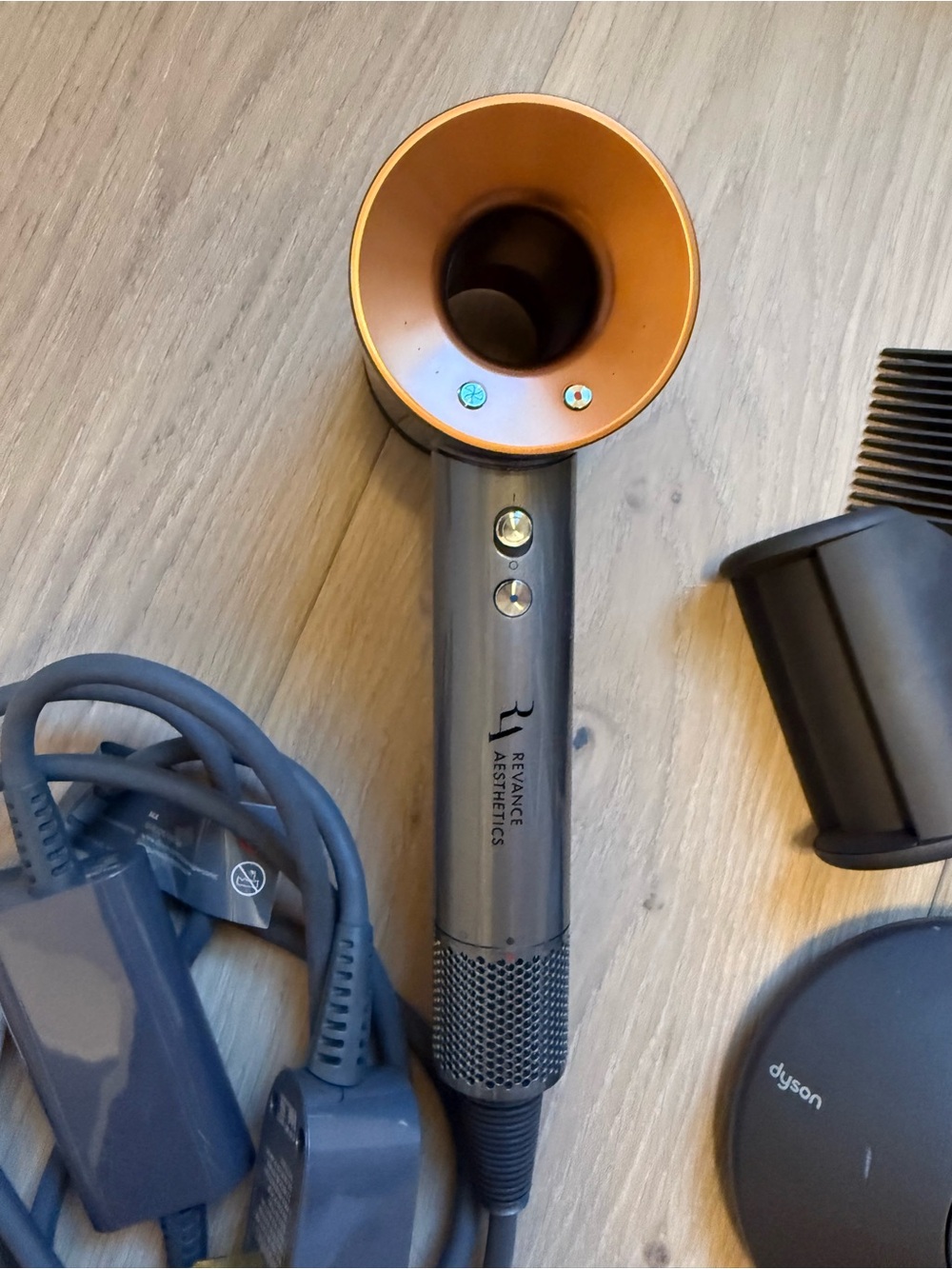Dyson Supersonic Hair Dryer with Attachments - Picture 2 of 6
